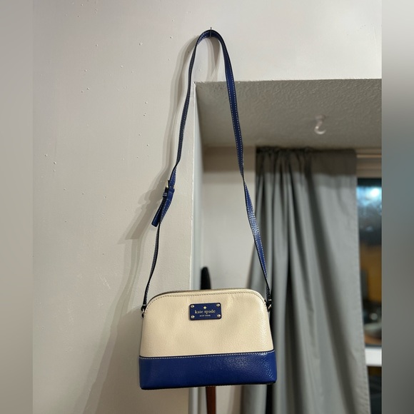 Small Kate Spade Purse - Picture 5 of 10